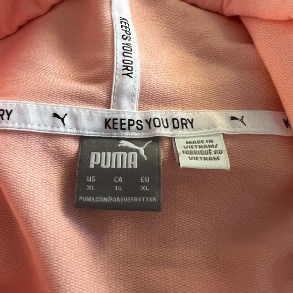 ⭐️ Firm Price ⭐️ NWOT Puma XL cropped hoodie - Picture 7 of 7